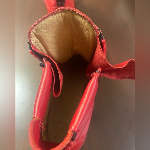 Giuseppe Zanotti Red High-Top Sneakers with Side Zippers - Picture 12 of 12